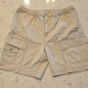 Tommy Bahama Beige Cargo Shorts Sz L